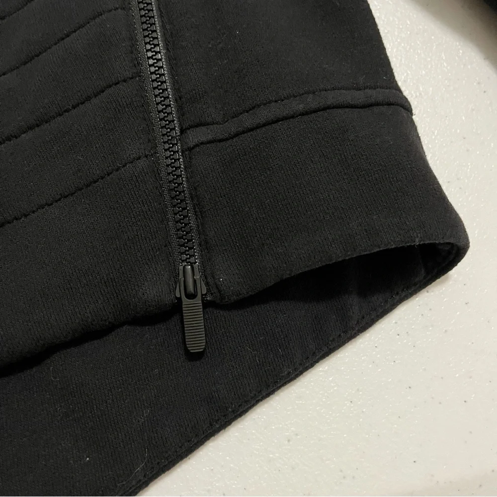 Lululemon Be True Crew Neck Black Fleece Sweatshirt Top 8